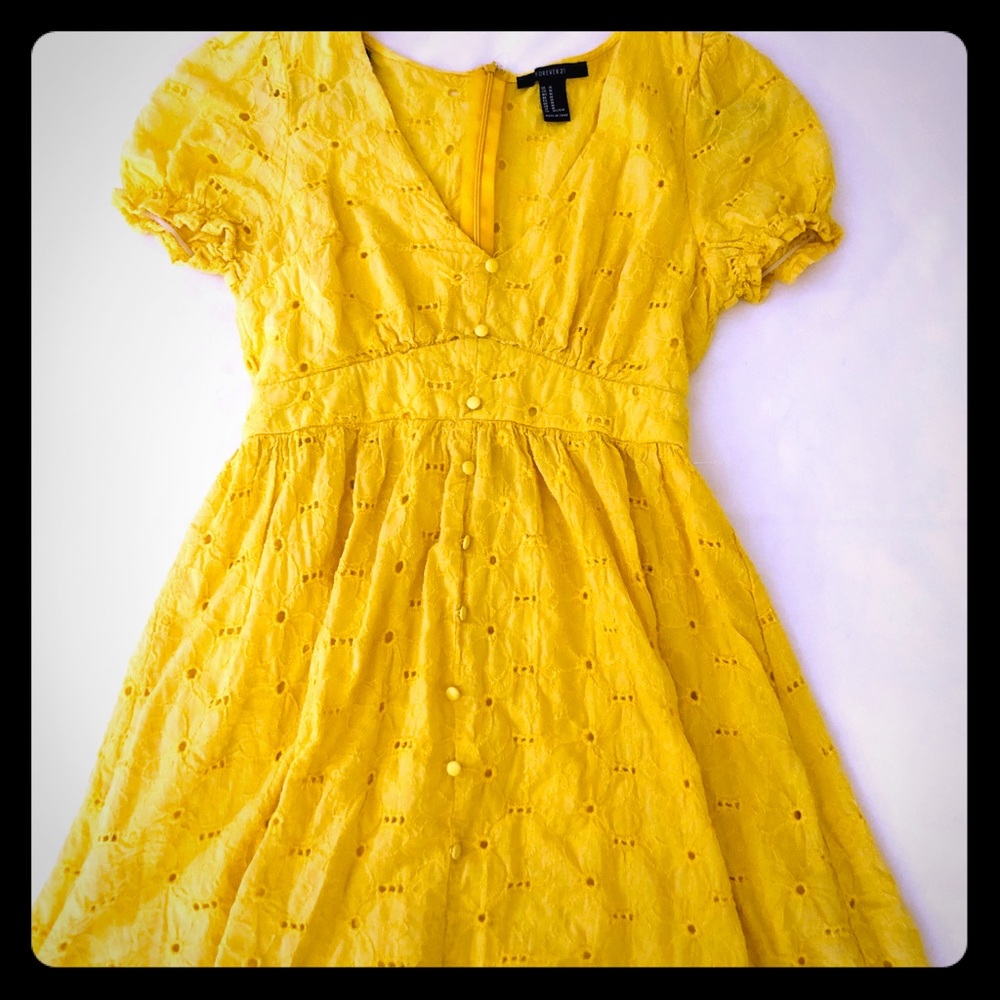 Adorable, girly, yellow, capped sleeve dress